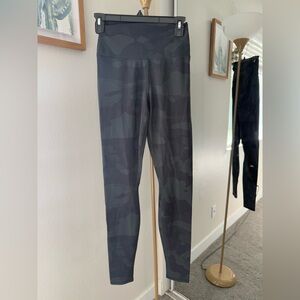 Alo camo leggings size s